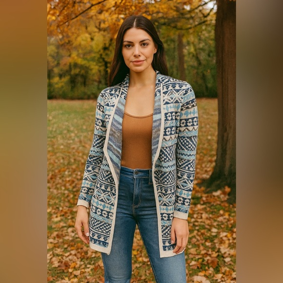 Lucky Brand Sweaters - EUC Lucky Brand Women’s Open Front Southwestern/Fair Isle print cardigan Sz Med